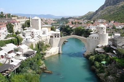 02-Mostar_Bosnia_and_Herzegovina-638x425