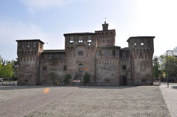 640px La Rocca Cento, Fe 01