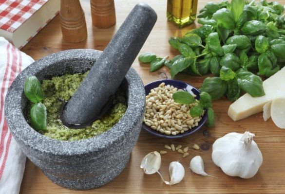 Ricetta Tradizionale Ligure Pesto Fatto In Casa
