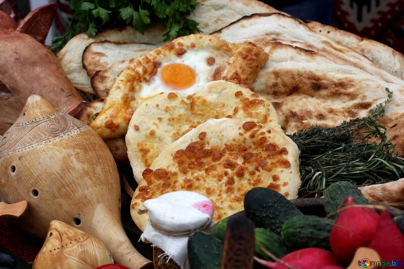 piatto-tipico-del-caucaso-khachapuri