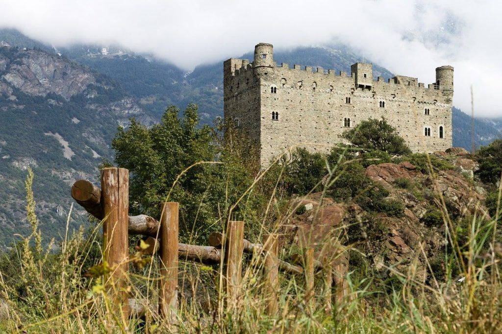 Castello Di Ussel Valle Daosta Min