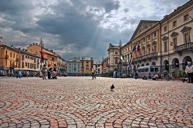 Piazza Citta Di Aosta