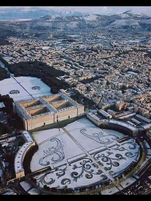 Violino Della Reggia Di Caserta Min