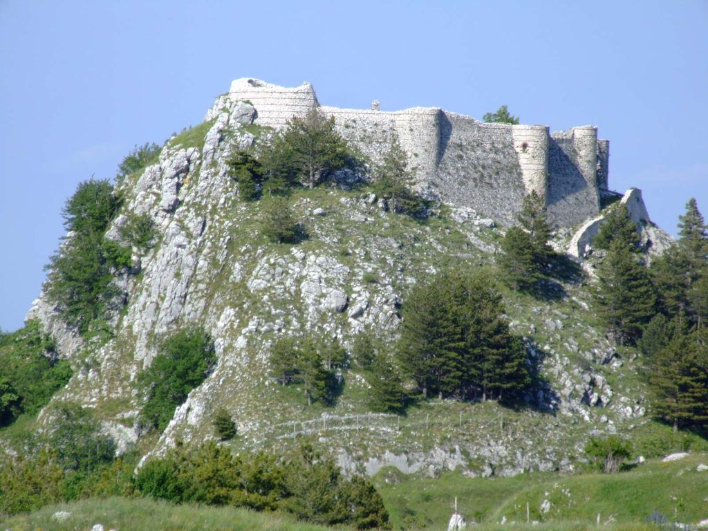 Molise Castello Di Roccamandolfi