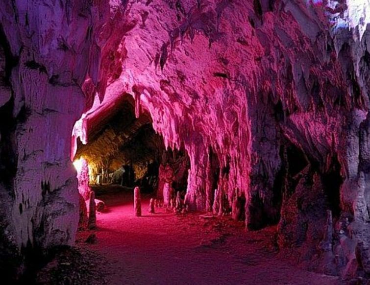 Luci Nelle Grotte Di Pertosa Cilento Min