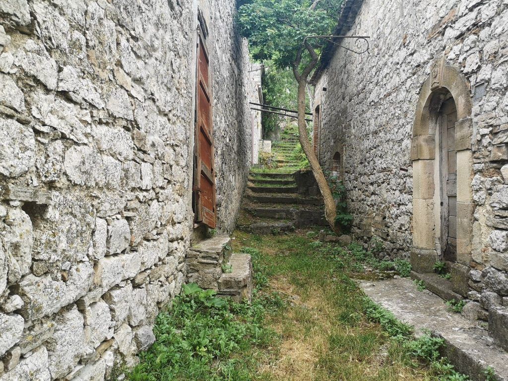 buonanotte borgo fantasma in abruzzo min