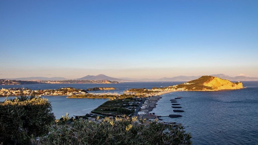 bacoli cosa vedere e le spiagge piu belle 