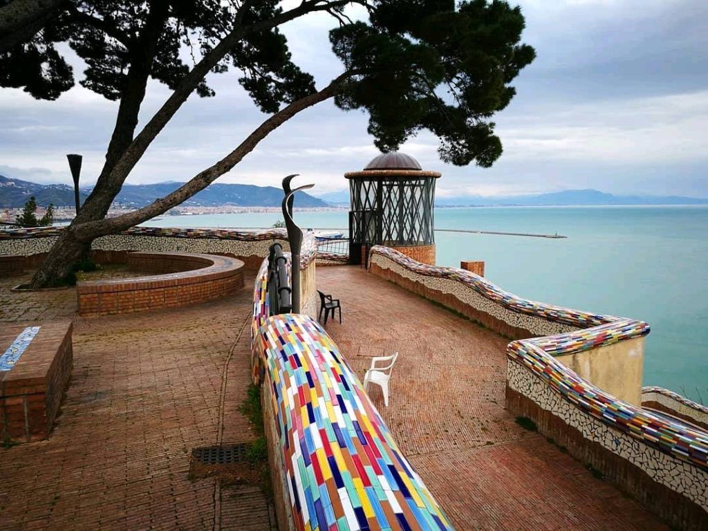 passeggiata vietri sul mare min