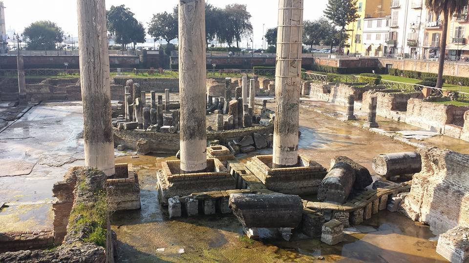 tempi di serapide cosa vedere a pozzuoli min