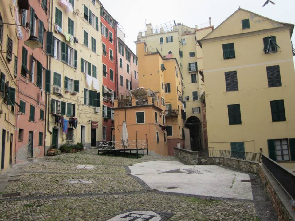 Piazza Campopisano Genova 1