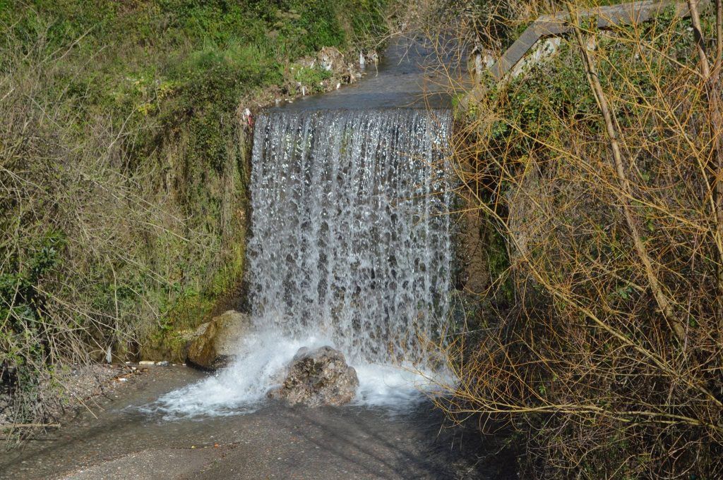 sentiero delle 13 chiese cascata naturale 1