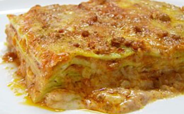 lasagne verdi alla bolognese piatti tipici della tradizione del natale in emilia romagna