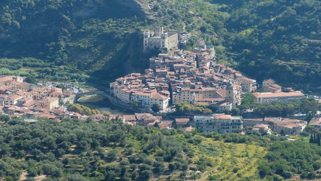 dolceacqua vacanze romantiche in liguria