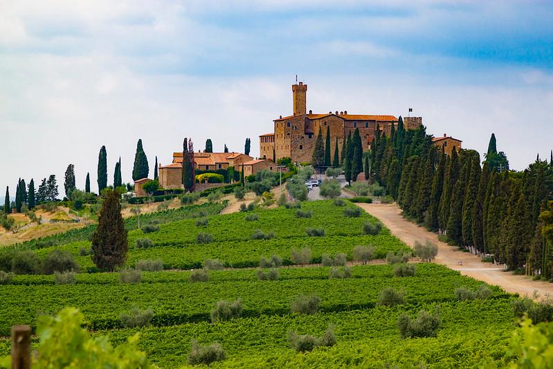 castello banfi toscana boutique hotel