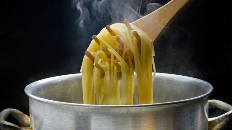 Spaghetti in cottura acqua bollente