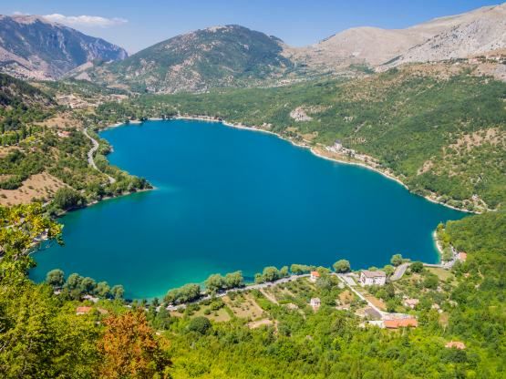 Sentiero del Cuore, vista sul Lago di Scanno, Abruzzo