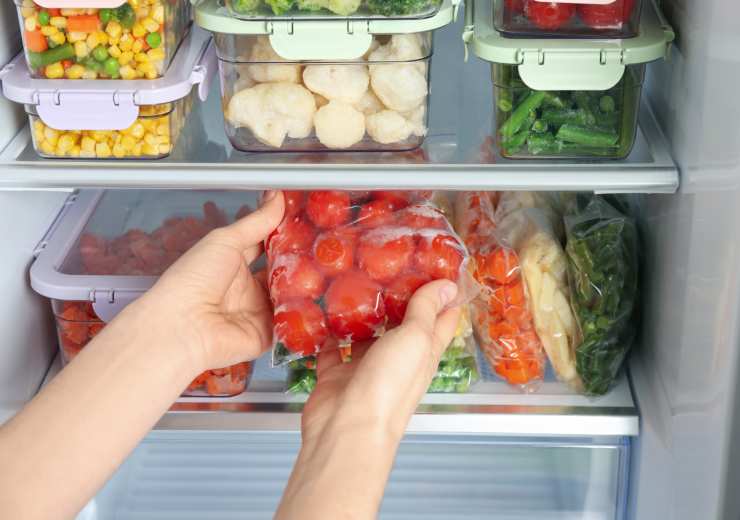 Questi alimenti non andrebbero mai congelati, se lo fai rischi