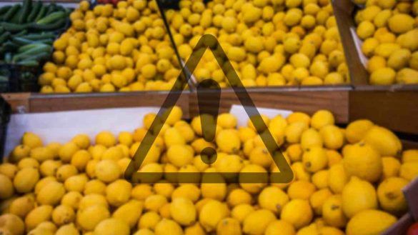 varietà di limoni con pesticidi pericolo