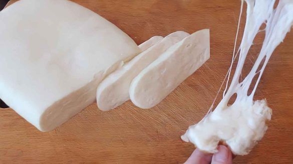 Mozzarella fatta in casa