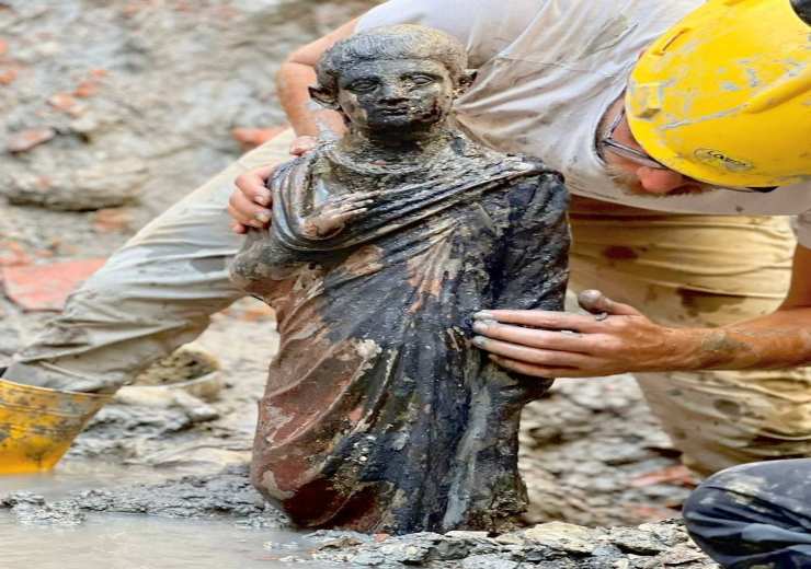 bronzi italia san casciano dei bagni