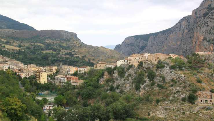 Civita, cosa fare e vedere in un dei borghi italiani più belli che fonde patrimonio naturale e leggenda 