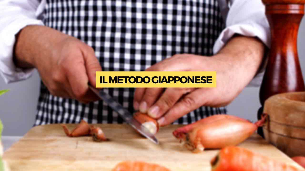 Il metodo giapponese per sbucciare le cipolle e affettarle senza