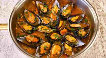 Cozze al sugo, la ricetta della moglie del pescatore: da leccarsi i baffi