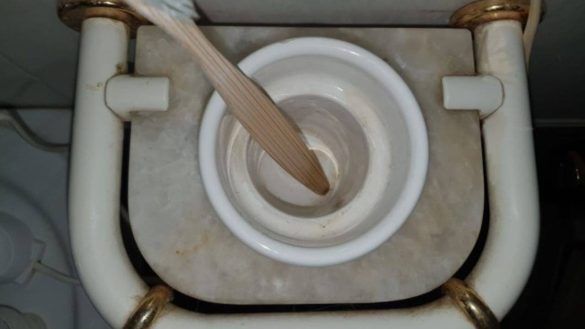 Oggetto sporco del bagno