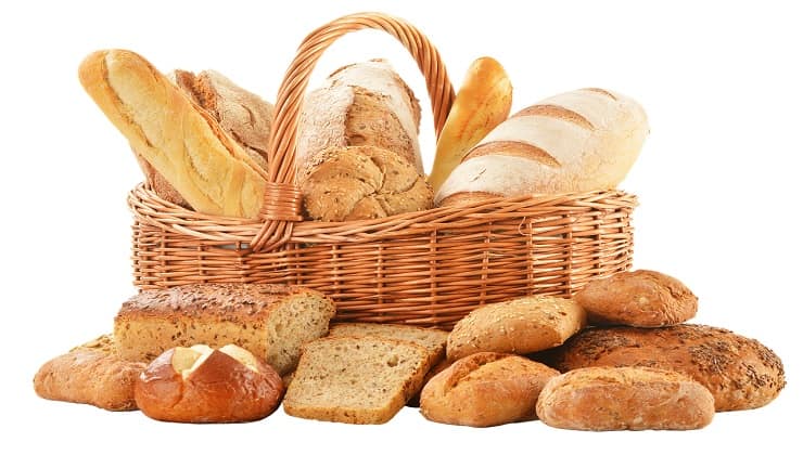 Cesto di varie tipologie di pane