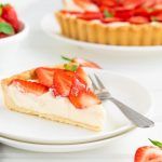 Fetta Crostata di fragole con crema pasticcera