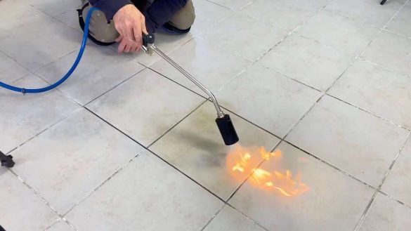 fuoco su piastrelle