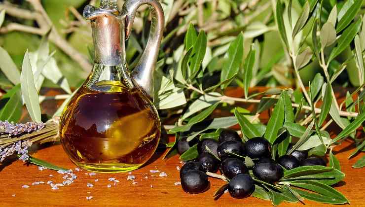 olio extravergine di oliva 