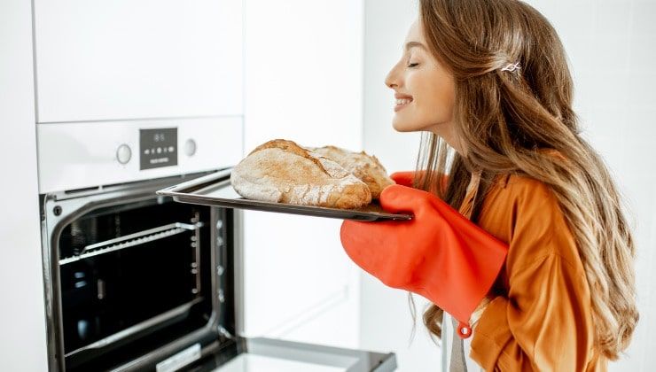 Pane cotto nel forno di casa 