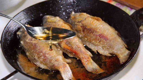 pesce fritto in padella
