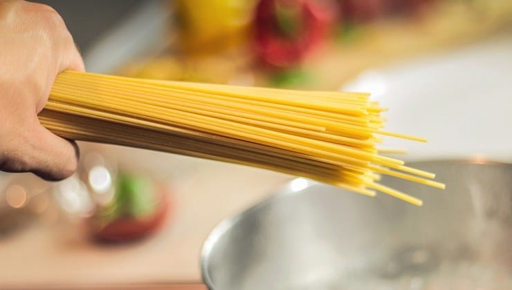 spaghetti si spezzano