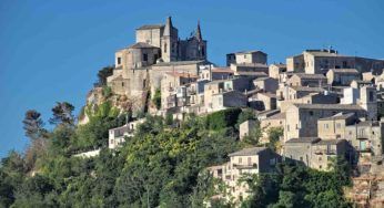Questo borgo incastonato che si trova in Italia ti paga 5 mila euro per trasferirti