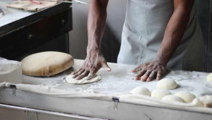 Impastare il pane