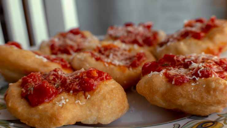 Pizza fritta Napoletana