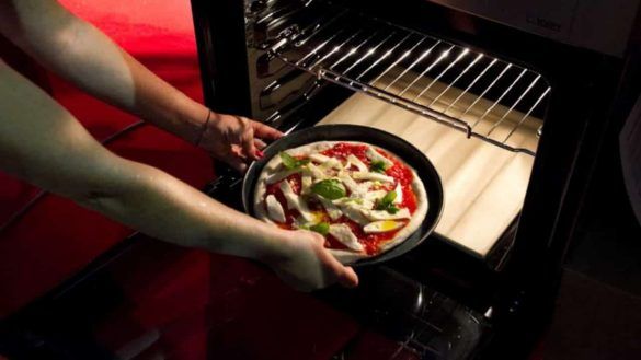 Pizza surgelata consumi del forno