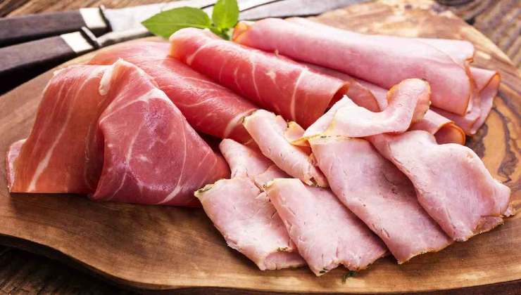 Prosciutto crudo o cotto: quale scegliere