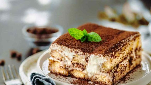 Tiramisù con fogliolina di menta