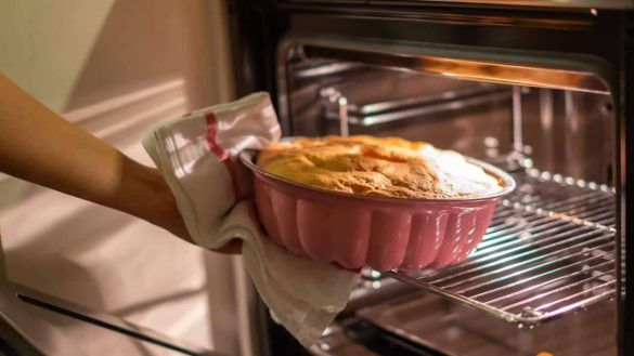 Torta fuori dal forno