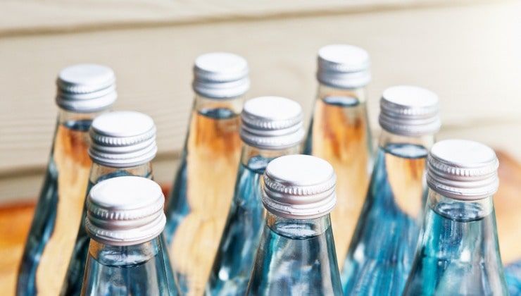 Do you drink sparkling or still water?  The false myths