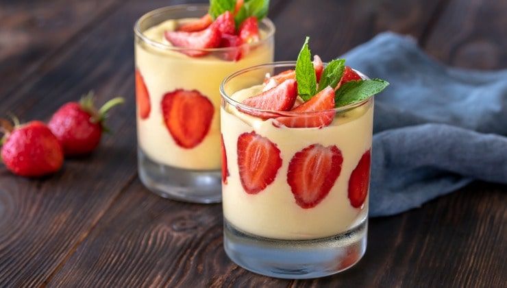 Crema pasticcera al mango con fragola fresca