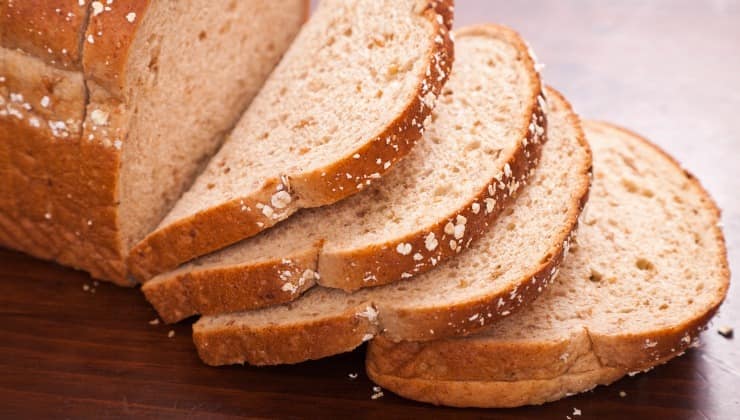 Fette di pane con avena