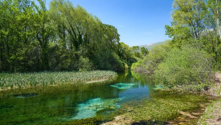 Fiume Tirino vicino Capestrano, Abruzzo