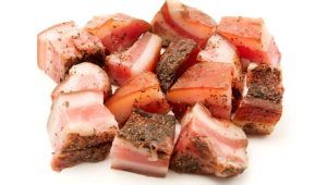 Guanciale a tocchetti