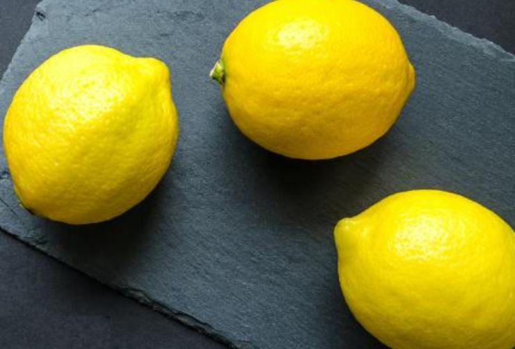 Limoni cosa accade se li lasci sulla pianta: è sbagliato?