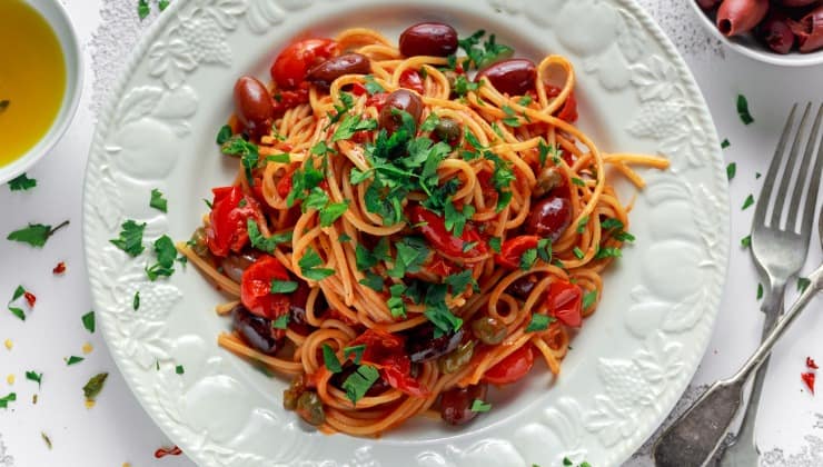 Pasta alla puttanesca in bianco