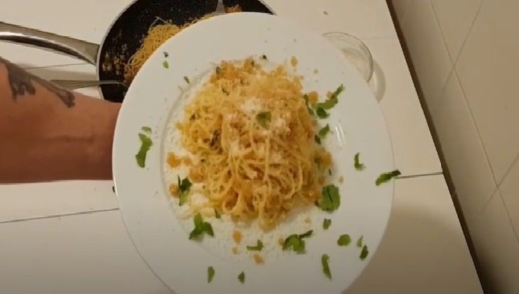 Pasta con la mollica